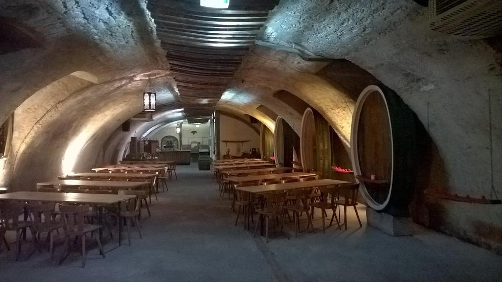 Hotel Restaurant Hambacher Winzer Neustadt an der Weinstraße Buitenkant foto